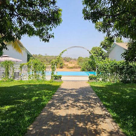 River Estates Luxury Resort & Spa Karjat Dış mekan fotoğraf